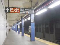 stanice metra na 81.st. 